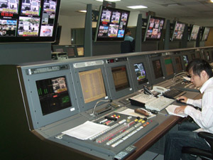 2009 TVBS Console Desk